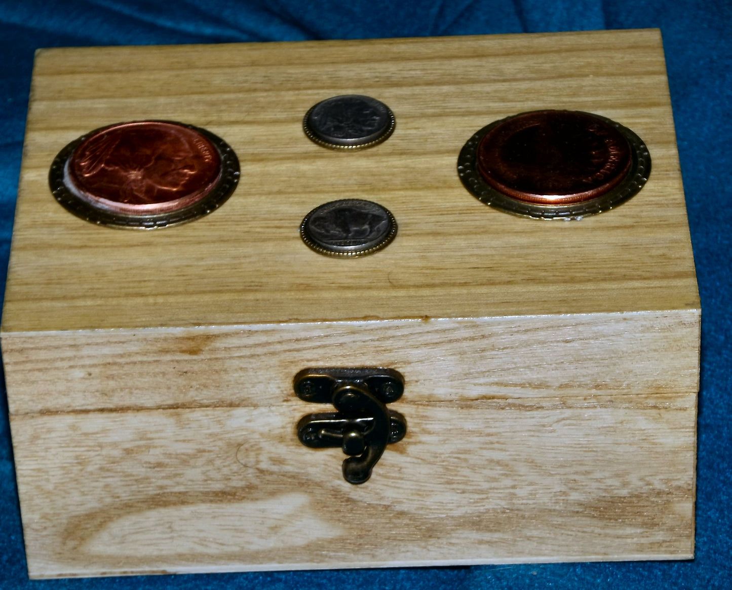 Two 1 Oz. Copper Bullion Coins with Two Bufallo Nickels Wooden Box 2